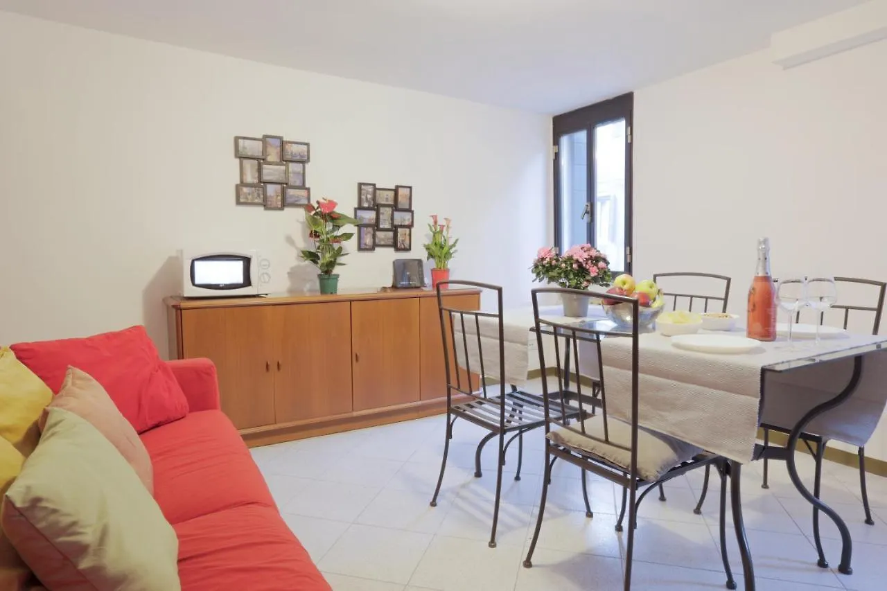 Santa Croce Guest House Venice 0*,