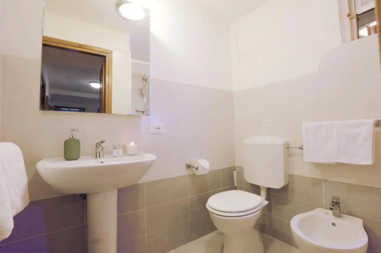 Santa Croce Guest House Venice 0*,  Italy