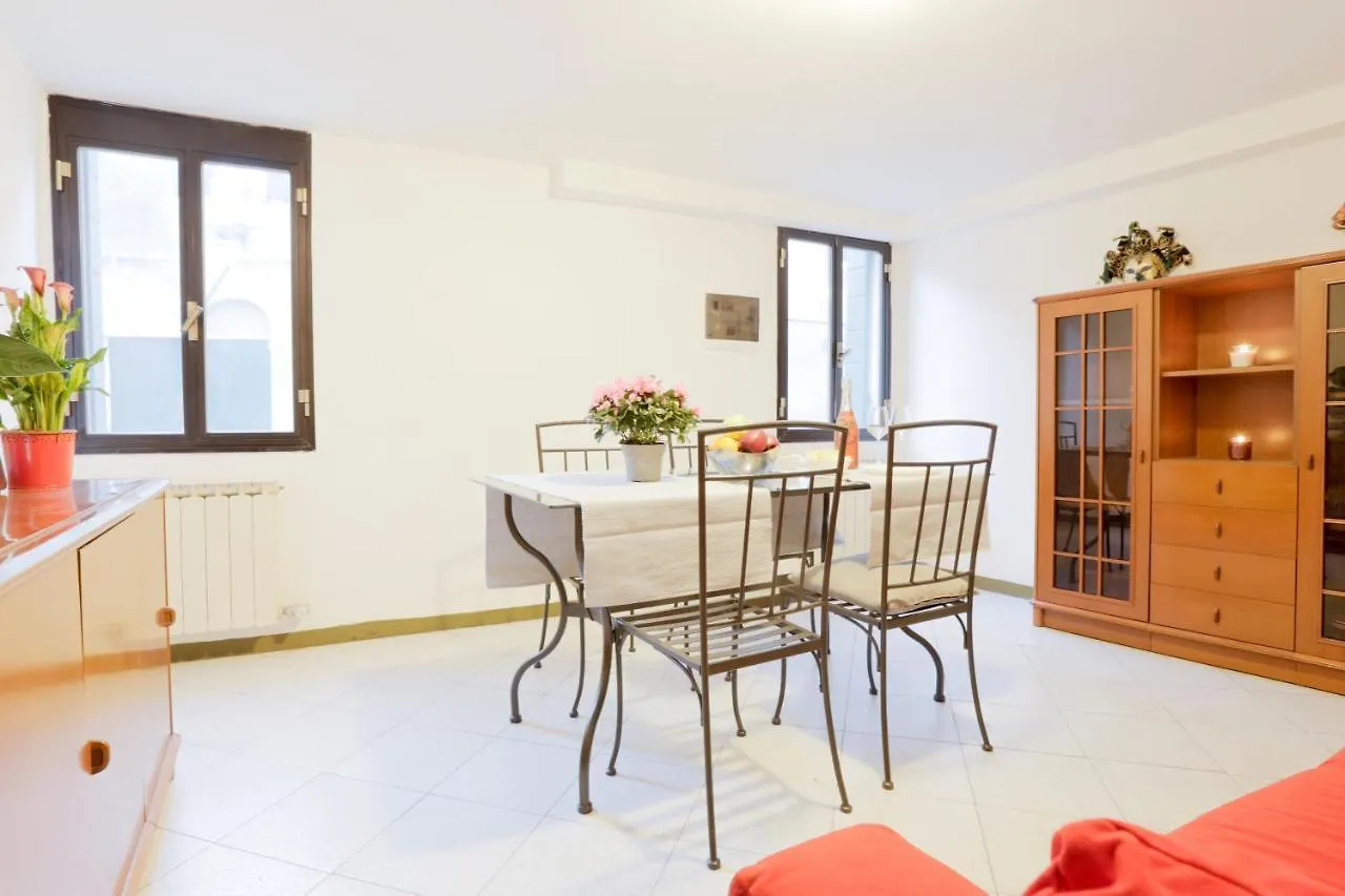 Santa Croce Guest House 베니스
